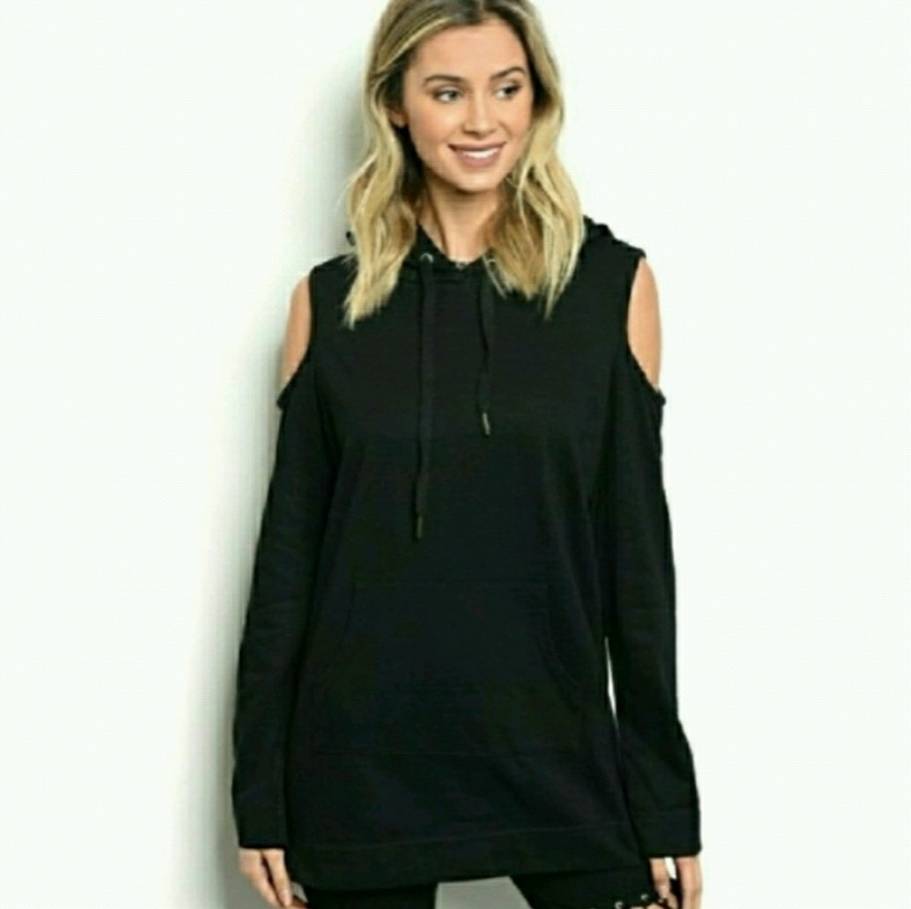 Only 1 left 🔥Cold shoulder hoodies